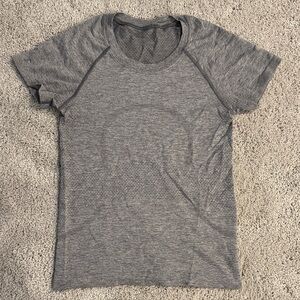 Lululemon Swiftly Tech Short Sleeve Top – Size 2